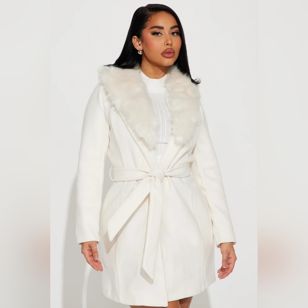 Elegant White Faux Fur Collar Coat